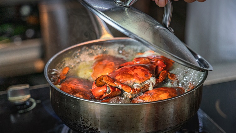 Boiling crab in pot